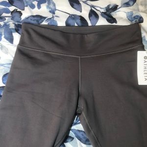 NWT Athleta Fleece-lined AlpineValley Leggings